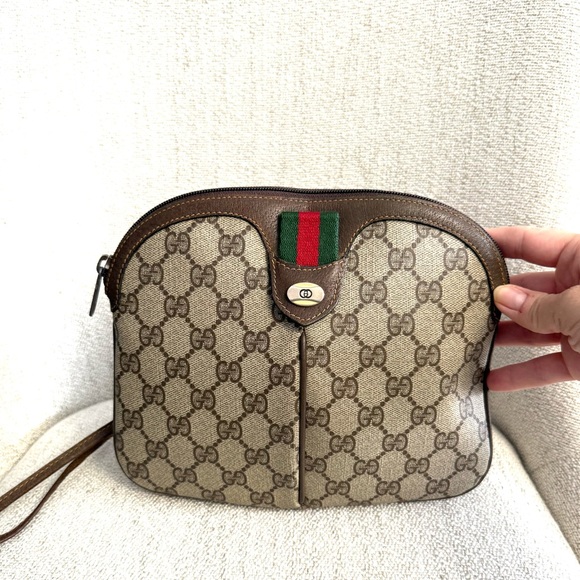 Authentic Gucci brown monogram coated canvas crossbody bag - Picture 7 of 16